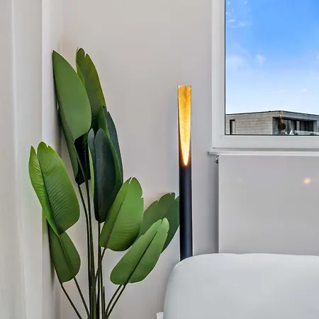 Appartamento Stylish With King Bed, Balcony And Full Kitchen *