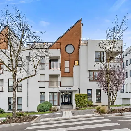 Stylish With King Bed, Balcony And Full Kitchen Lussemburgo