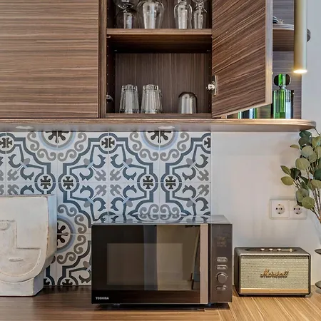 Stylish With King Bed, Balcony And Full Kitchen Lussemburgo
